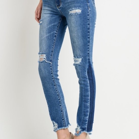 Distressed Ankle Jeans - Picture 3 of 4